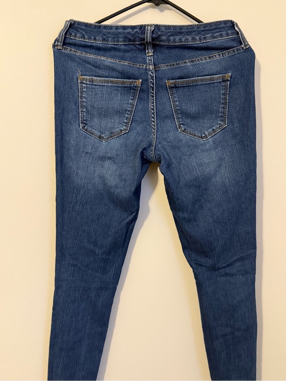 Universal Thread Light Wash Straight Leg Jeans - Picture 3 of 6
